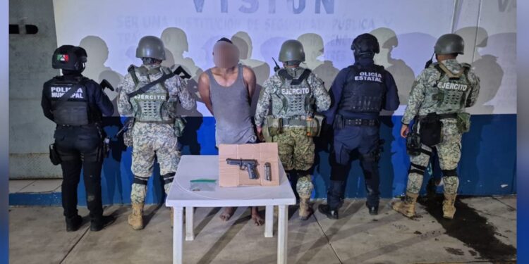 Tras una agresión, Grupo Interinstitucional detiene a un civil armado; tenía orden de aprehensión por robo a comercio