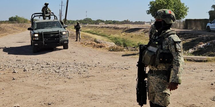 Hallan a un hombre no identificado en avanzado estado de descomposición