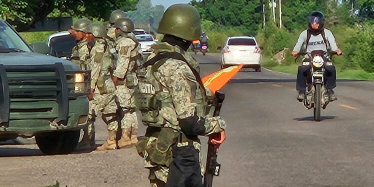 Hallan a dos hombres ejecutados a balazos en Navolato