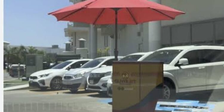 Por compras de regreso a clases aumenta demanda en estacionamientos privados