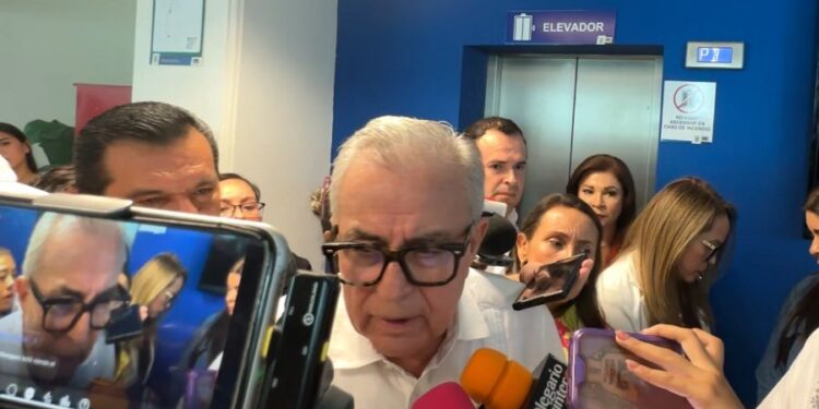 Tienen que presentarse denuncias y pruebas: Rocha ante supuestos sobornos de “El Mayo” Zambada a políticos, policías y militares