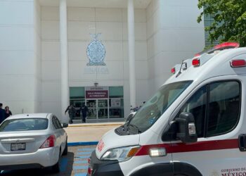 Intentan levantar a una persona frente a la USE y escapa herida al introducir al Registro Civil
