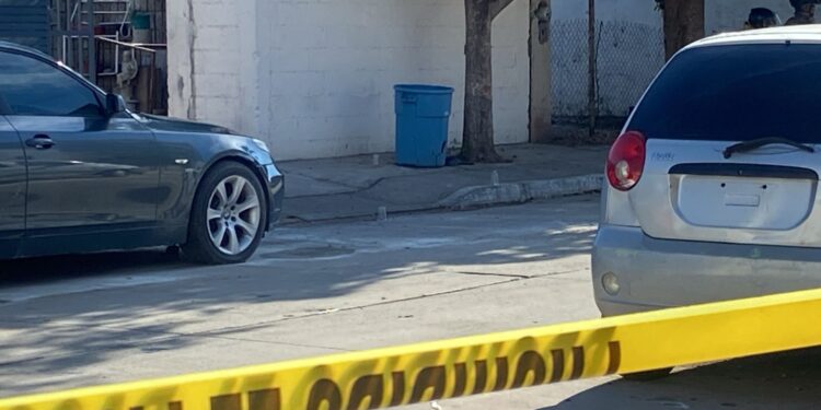 Atacan a balazos a una familia en su casa en Bachigualato