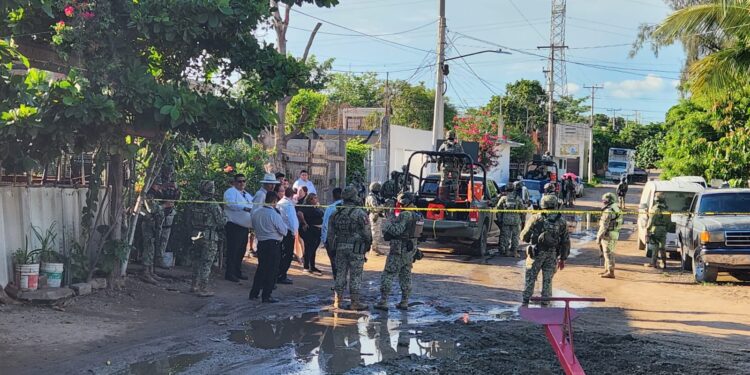 Ejecutan a balazos a joven en su casa de la colonia 8 de Febrero