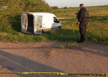 Hallan ejecutados a balazos a dos hombres desconocidos en Las Aguamitas