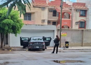Lesionan a balazos a joven en intento de despojo de automóvil en Las Quintas