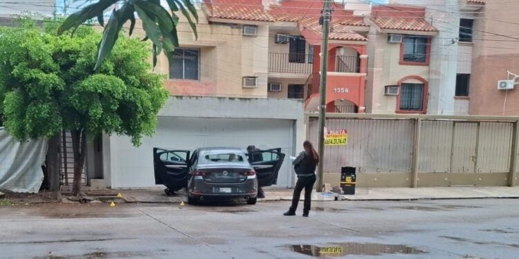 Lesionan a balazos a joven en intento de despojo de automóvil en Las Quintas