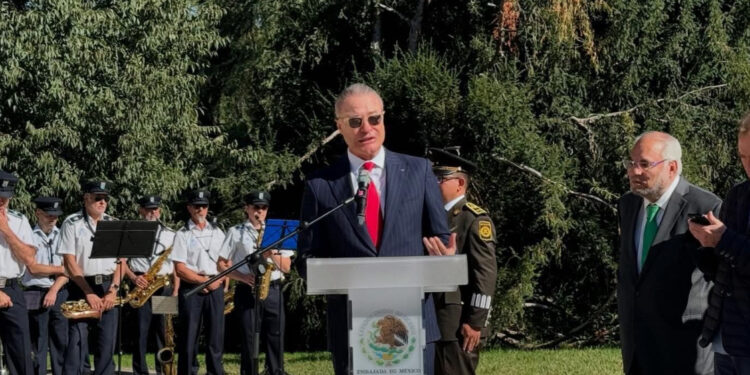 Un acierto ratificación de Quirino como embajador de Mexico en España: Feliciano Castro