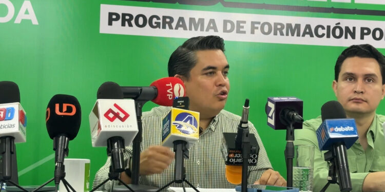 “El que respira aspira y yo sí aspiro”: Ricardo Madrid sobre el 2027