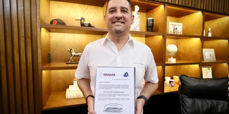 Rinde protesta nuevo director del Hospital General de Los Mochis