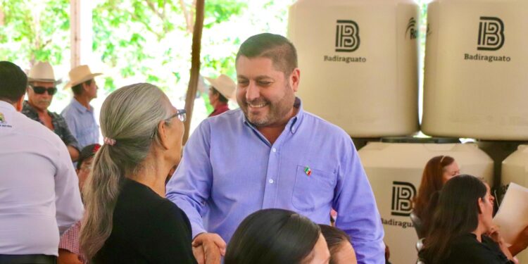 José Paz López recorre la sierra de Badiraguato; la comunidad de La Soledad es beneficiada con programas sociales municipales y obra pública