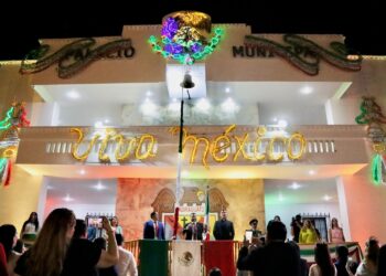 ¡Viva Badiraguato! José Paz López encabeza tradicional Grito de Independencia