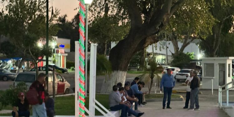 Empleados del Ayuntamiento de Angostura les ganan “el jalón ” a Guerreros Azules