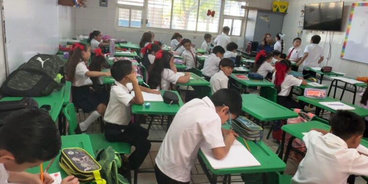 Padres envían a sus hijos a clases con miedo por la violencia en Culiacán