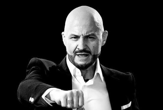 John Milton es herido por esquirlas de bala al ser despojado de su camioneta