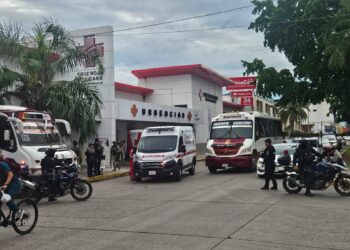 Balacera dentro de camión urbano deja un herido de bala, otro a golpes y uno más que se dio a la fuga en la colonia Centro