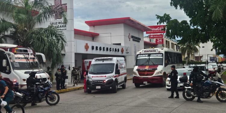 Balacera dentro de camión urbano deja un herido de bala, otro a golpes y uno más que se dio a la fuga en la colonia Centro