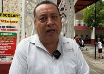 “Los niños merecen vivir en paz”: Director de Primaria Sócrates se suma a la Marcha por la Paz