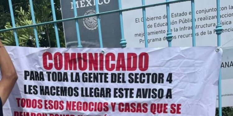 Detectan dos narcomantas en Culiacán; FGR investiga