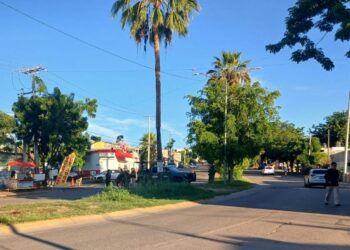 Atacan a balazos a empleado de un negocio de venta de Hot Dogs y Hamburguesas 