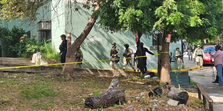 Sicarios en motocicleta asesinan a un joven en Cañadas