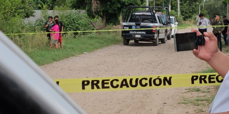 Hallan asesinado a golpes a joven en La Laguna de San Pedro, Navolato