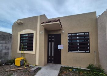 FGR ejecutó una orden de cateo en Culiacán; aseguran presuntas drogas, un cargador, cartuchos y 2 artefactos explosivos