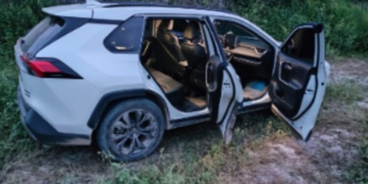 Aseguran un vehículo, dos armas, cargadores, cartuchos y presuntas drogas en distintos hechos en Cosalá y Culiacán