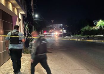 Gatilleros atacan taller de motos y dejan 4 heridos a balazos en la Josefa Ortiz de Domínguez