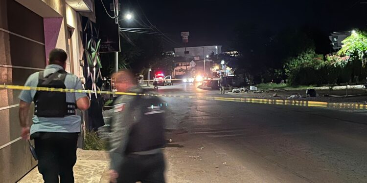 Gatilleros atacan taller de motos y dejan 4 heridos a balazos en la Josefa Ortiz de Domínguez