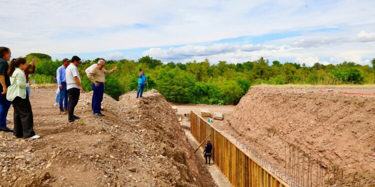 Estas son obras del tamaño de la capital: Gobernador Rocha al supervisar avances del Malecón margen izquierda