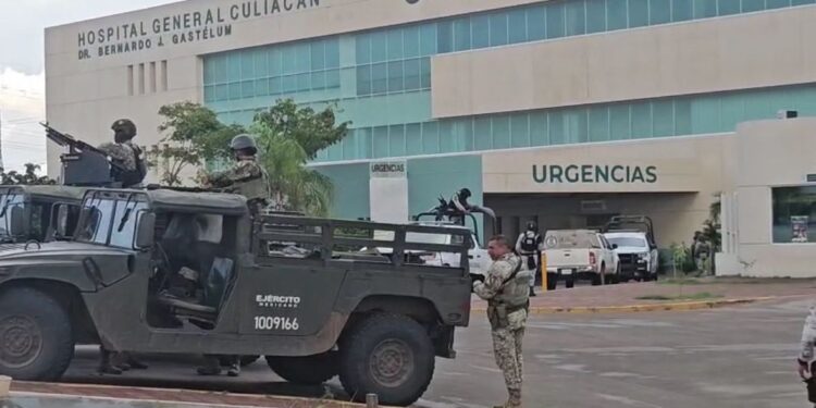 Detienen a mujer vestida de enfermera con una jeringa en el HG de Culiacán