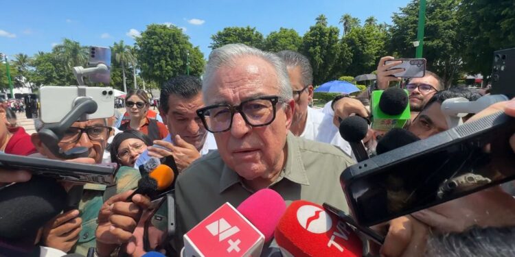 “Habrá más cambios en el gabinete, estén atentos”: Rocha