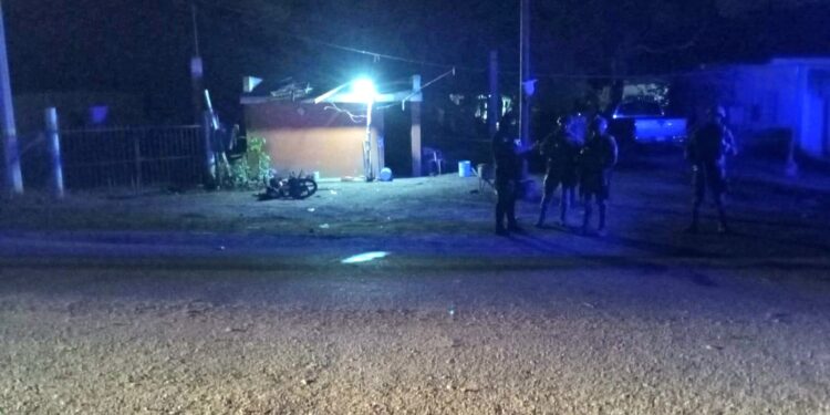 Gatilleros asesinan a una mujer y a su esposo en La Cofradía de La Loma