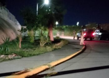 Hallan a mujer asesinada a balazos en Valles del Encino