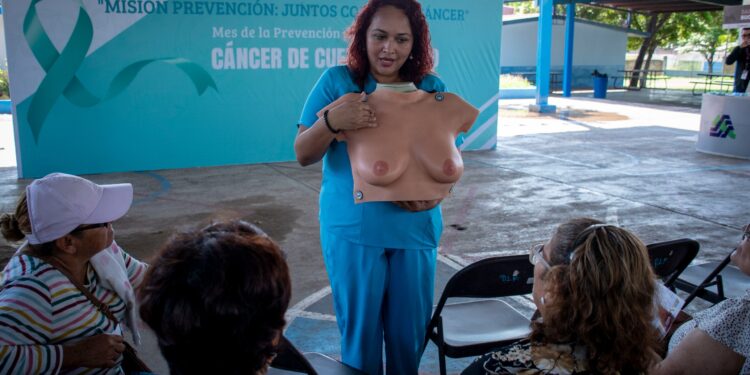 Jornada de Servicios llega a la colonia La Amistad con servicios gratuitos