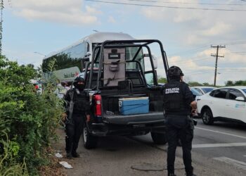 Balean a una niña y un agente de policía en el bulevar Jesús Kumate