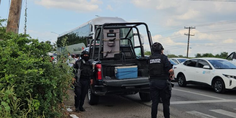 Balean a una niña y un agente de policía en el bulevar Jesús Kumate