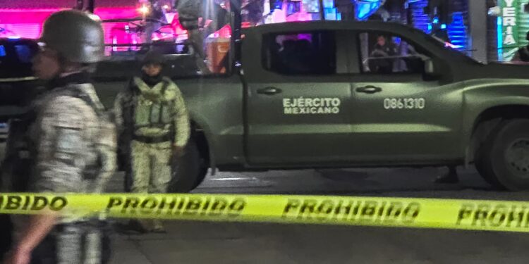 Asesinan a balazos a un desconocido en el Mercado Rafael Buelna
