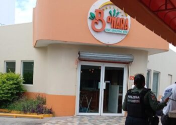 Ejecutan a balazos a empleado de establecimiento de comida ligera cerca del Hospital Civil y la Facultad de Enfermería