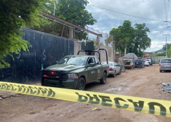 Hallan a padre e hijo asesinados en una cuarteria de El Ranchito
