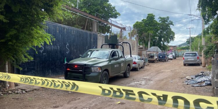 Hallan a padre e hijo asesinados en una cuarteria de El Ranchito