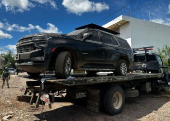 Aseguran una camioneta con blindaje y torreta hidráulica para ametralladora en La Higuerita