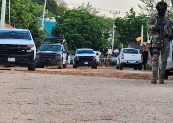 Fuertes enfrentamientos entre autoridades federales y presuntos delincuentes se registran en el sur oriente de Culiacán