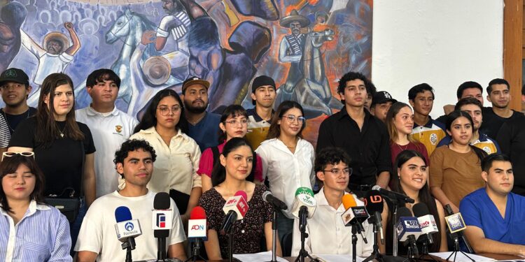 FEUAS respalda reingeniería universitaria y rechaza señalamientos de “porros”