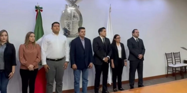 Rocha hace cambios  en su Gabinete