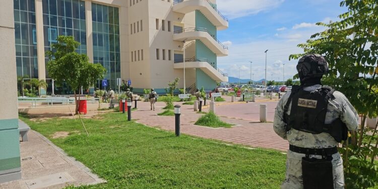 Intentan ingresar al HGC con una jeringa; hay un detenido, confirma vocería de SSPE