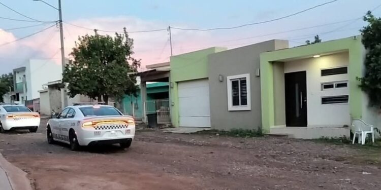 Aseguran armas, equipo táctico y una camioneta pickup de reciente modelo en Guamúchil