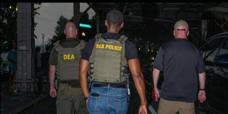 El Departamento de Justicia acusa a 26 personas de traficar droga al sur de Illinois y de tener vínculos con el Cartel de Sinaloa