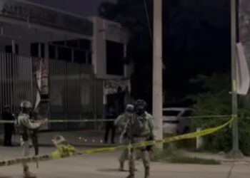 Muere uno de los jóvenes acribillados a balazos frente a un restaurante en la Guadalupe
